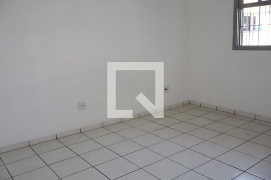 Quarto 1 de casa para alugar com 2 quartos, 70m² em Jardim Santa Adelia, São Paulo