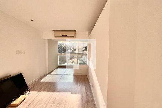 Sala  de apartamento para alugar com 2 quartos, 90m² em Lagoa, Rio de Janeiro