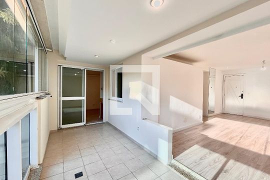 Sala  de apartamento para alugar com 2 quartos, 90m² em Lagoa, Rio de Janeiro