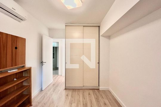 Quarto 1 de apartamento para alugar com 2 quartos, 90m² em Lagoa, Rio de Janeiro