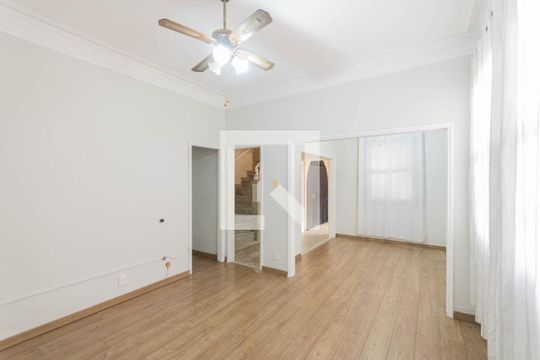 Sala de casa à venda com 3 quartos, 153m² em Tijuca, Rio de Janeiro
