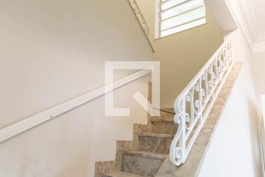 Escada de casa à venda com 3 quartos, 153m² em Tijuca, Rio de Janeiro