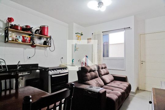 Sala e cozinha de apartamento à venda com 2 quartos, 43m² em Casa Verde, São Paulo