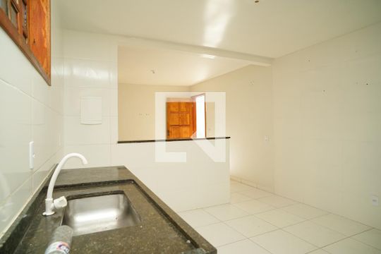 Cozinha de casa para alugar com 1 quarto, 50m² em Jardim Atlântico Leste, Maricá