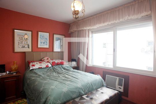 Quarto 1 de apartamento para alugar com 2 quartos, 92m² em Menino Deus, Porto Alegre
