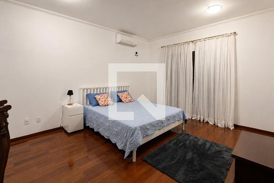 Quarto de casa à venda com 4 quartos, 400m² em Parque das Universidades, Campinas