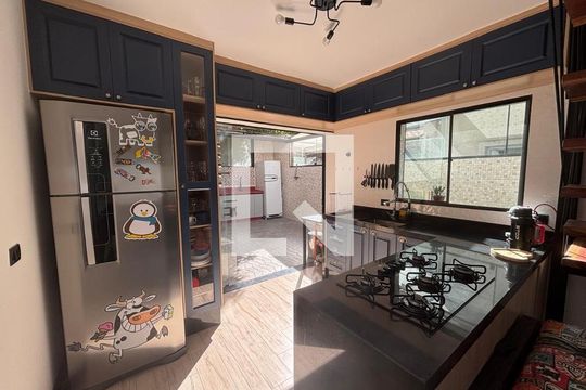 Cozinha de casa de condomínio à venda com 2 quartos, 59m² em Jardim California, Barueri
