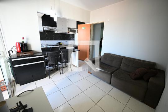 Apartamento à venda com 2 quartos, 48m² em Parque Oeste Industrial, Goiânia