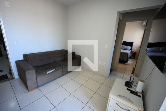 Apartamento à venda com 2 quartos, 48m² em Parque Oeste Industrial, Goiânia