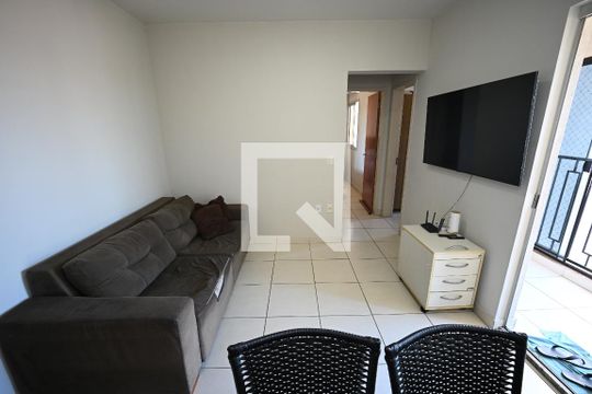 Apartamento à venda com 2 quartos, 48m² em Parque Oeste Industrial, Goiânia