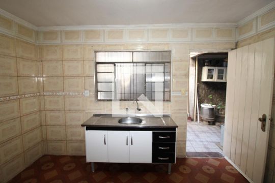 Cozinha de casa para alugar com 1 quarto, 35m² em Jardim Matarazzo, São Paulo