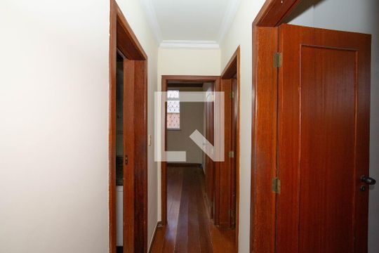 CORREDOR de apartamento à venda com 3 quartos, 89m² em Santo Antônio, Belo Horizonte