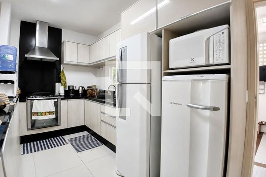 Cozinha de casa para alugar com 3 quartos, 127m² em Rio Tavares, Florianópolis