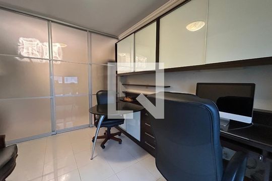 Quarto 1 de apartamento para alugar com 4 quartos, 207m² em Centro, Florianópolis