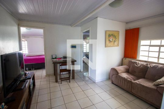 Casa à venda com 5 quartos, 300m² em Conjunto M, Brasília