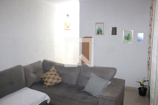 Sala de casa para alugar com 3 quartos, 125m² em Parque Industrial Cumbica, Guarulhos