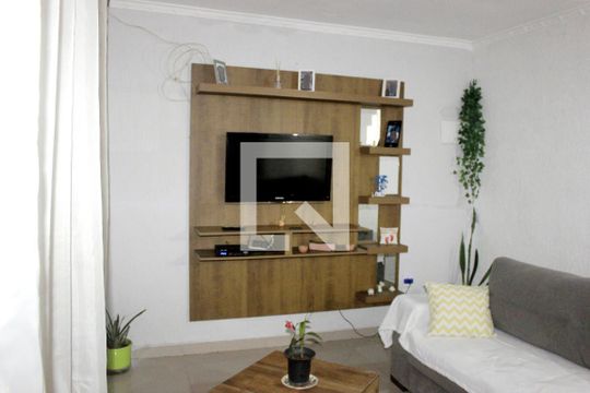 Sala de casa para alugar com 3 quartos, 125m² em Parque Industrial Cumbica, Guarulhos