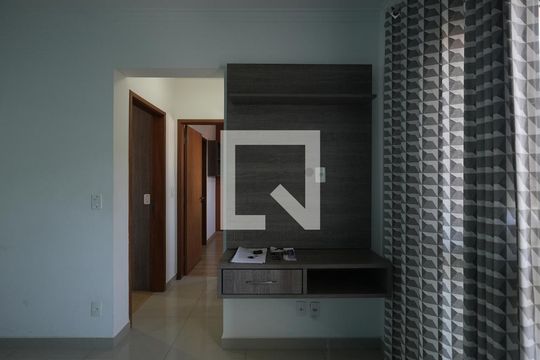 Sala de apartamento para alugar com 2 quartos, 100m² em Jardim Stella, Santo André