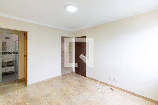 Sala  de apartamento para alugar com 2 quartos, 48m² em Vila Guarani, São Paulo