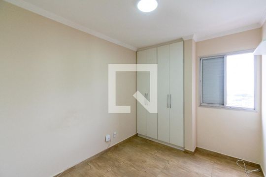 Quarto 1 de apartamento para alugar com 2 quartos, 48m² em Vila Guarani, São Paulo
