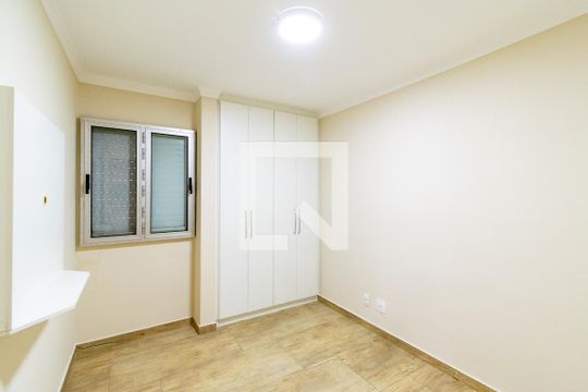 Quarto 2 de apartamento para alugar com 2 quartos, 48m² em Vila Guarani, São Paulo