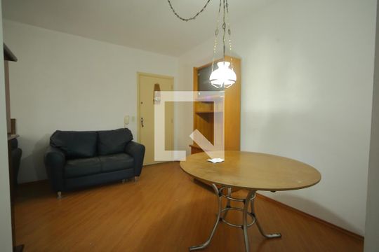 Sala de apartamento para alugar com 2 quartos, 56m² em Santa Terezinha, São Bernardo do Campo