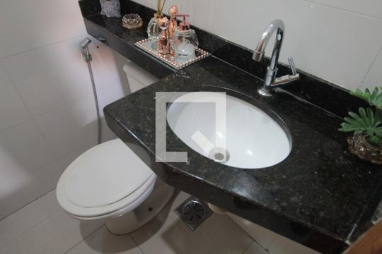 Lavabo da Sala de casa para alugar com 2 quartos, 120m² em Jardim Leblon, Belo Horizonte