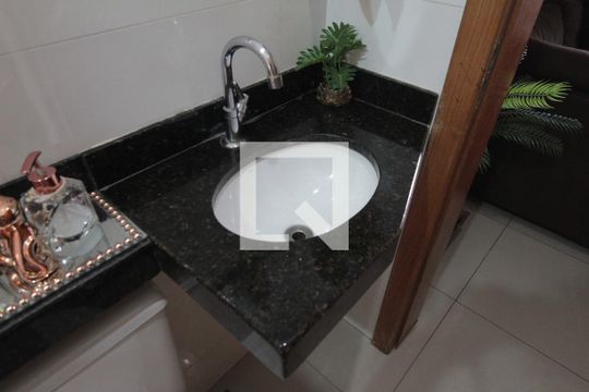 Lavabo da Sala de casa para alugar com 2 quartos, 120m² em Jardim Leblon, Belo Horizonte