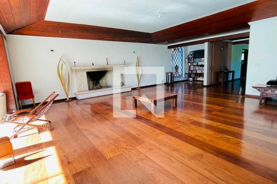 Sala de casa de condomínio para alugar com 5 quartos, 5000m² em Vila Santo Antonio de Carapicuiba, Cotia