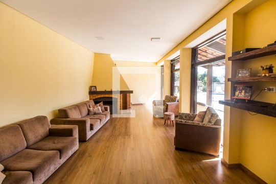 Sala  de casa à venda com 4 quartos, 1410m² em Chácara do Peroba, Barueri