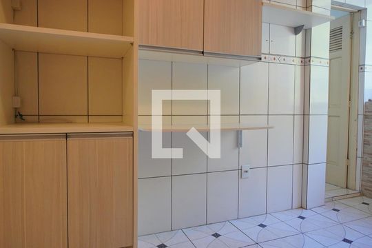 Cozinha - Armários de apartamento para alugar com 3 quartos, 72m² em Auxiliadora, Porto Alegre