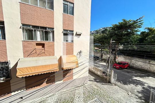 Vista da Sala de apartamento para alugar com 2 quartos, 50m² em Praça Seca, Rio de Janeiro