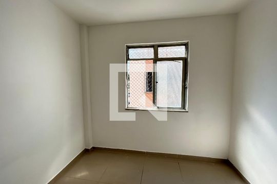 Quarto 1 de apartamento para alugar com 2 quartos, 50m² em Praça Seca, Rio de Janeiro