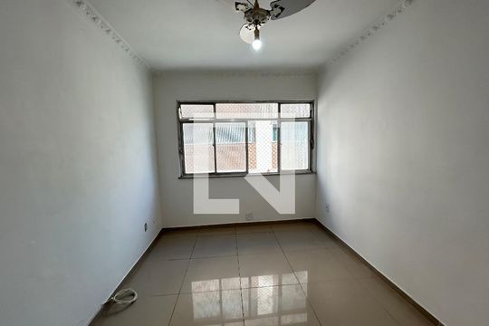 Sala de apartamento para alugar com 2 quartos, 50m² em Praça Seca, Rio de Janeiro