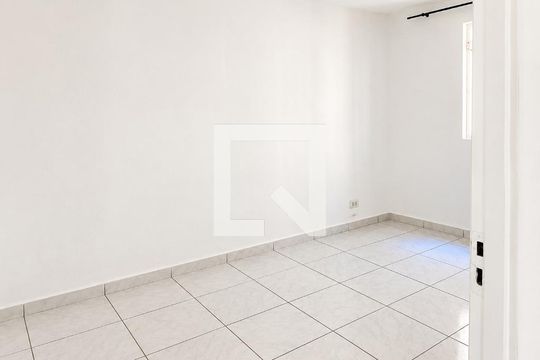 Quarto de apartamento para alugar com 2 quartos, 49m² em Chácara Roselândia, Cotia