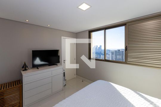 Suíte 1 de apartamento para alugar com 1 quarto, 57m² em Vila da Serra, Nova Lima
