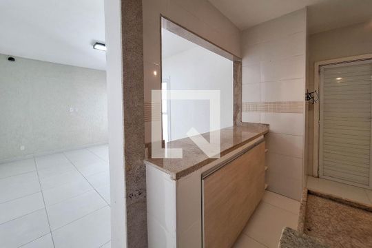 Sala de casa para alugar com 2 quartos, 95m² em Piratininga, Niterói