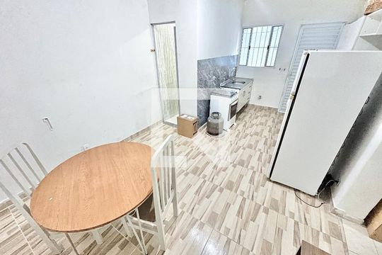 Sala/Cozinha de casa para alugar com 1 quarto, 40m² em Vila Roque, São Paulo