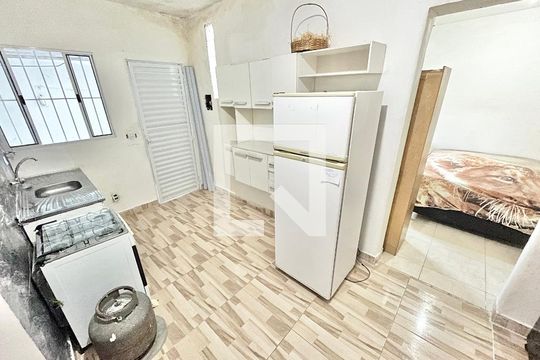 Sala/Cozinha de casa para alugar com 1 quarto, 40m² em Vila Roque, São Paulo