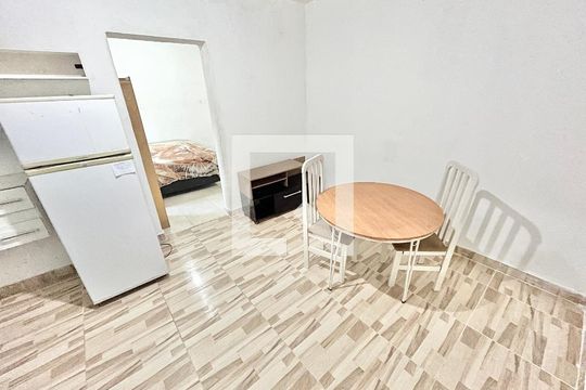Sala/Cozinha de casa para alugar com 1 quarto, 40m² em Vila Roque, São Paulo
