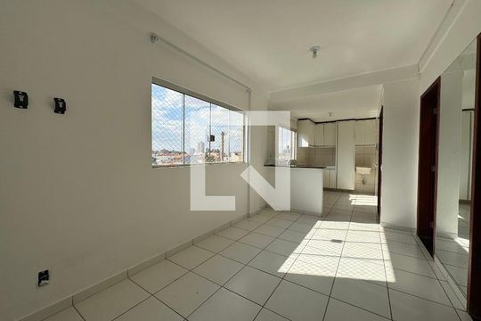 Apartamento à venda com 2 quartos, 63m² em Cjto 5 Lote 1 E 2, Brasília
