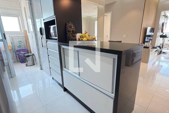 Apartamento para alugar com 3 quartos, 75m² em Vila Bertioga, São Paulo
