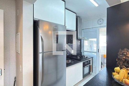 Apartamento para alugar com 3 quartos, 75m² em Vila Bertioga, São Paulo