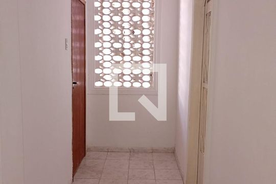Entrada de casa à venda com 1 quarto, 50m² em Irajá, Rio de Janeiro