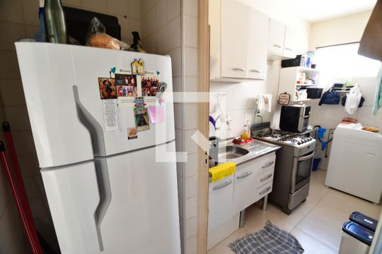 Cozinha de kitnet/studio à venda com 1 quarto, 37m² em Cambuí, Campinas