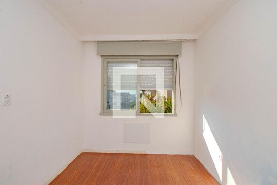 Quarto de apartamento à venda com 1 quarto, 45m² em Rubem Berta, Porto Alegre