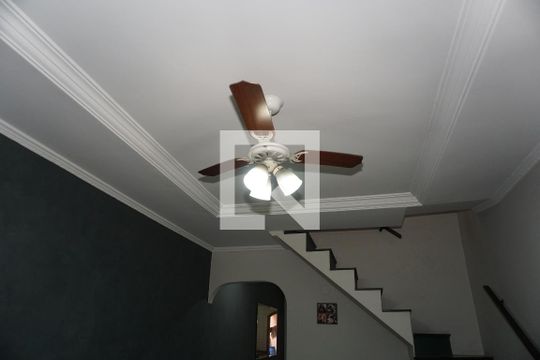 Sala de casa para alugar com 3 quartos, 127m² em Jardim Macedonia, Embu das Artes