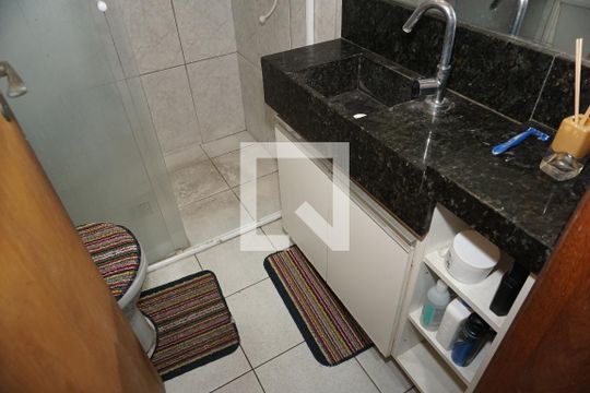Banheiro de casa para alugar com 3 quartos, 127m² em Jardim Macedonia, Embu das Artes
