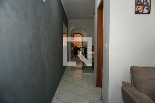 Sala de casa para alugar com 3 quartos, 127m² em Jardim Macedonia, Embu das Artes