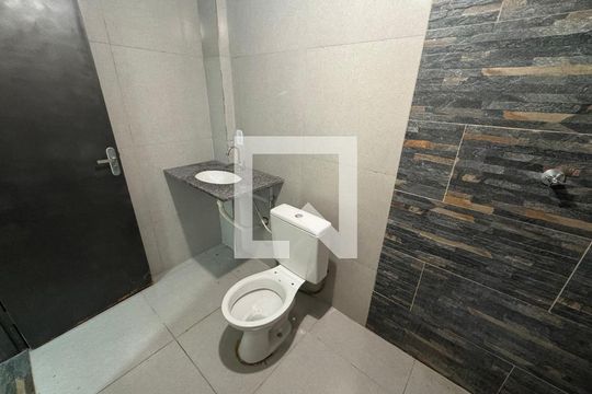 Banheiro da suíte  de apartamento à venda com 1 quarto, 31m² em Riacho Fundo, Brasília